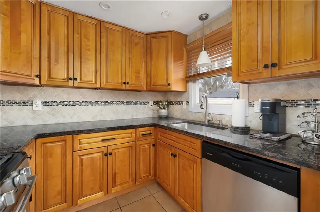 119 Midvale Avenue Cranston RI 02920