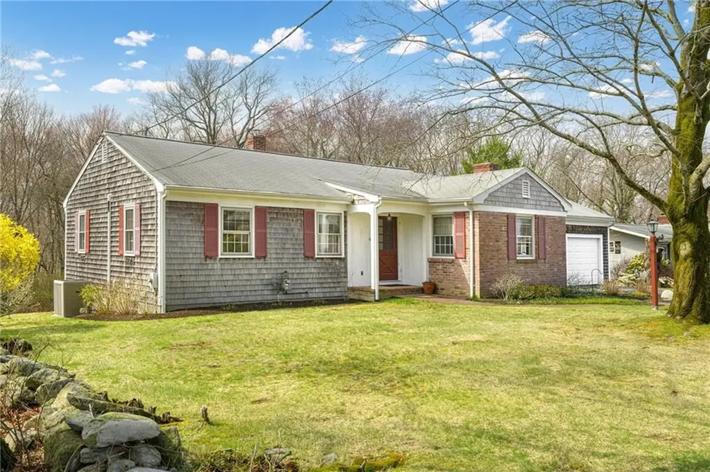 20 Barden Lane Warren RI 02885