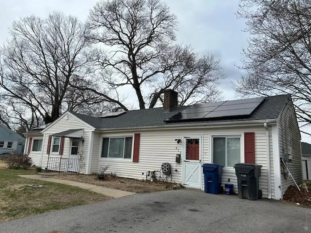 217 Wethersfield Drive Warwick RI 02886