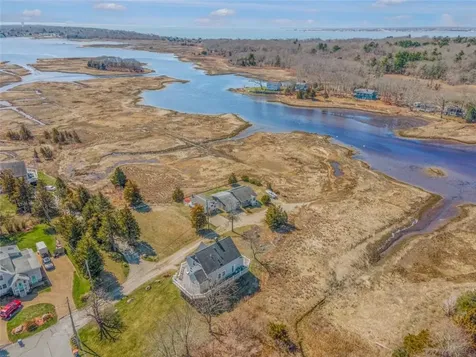 7 Shawmut Street Fairhaven MA 02719