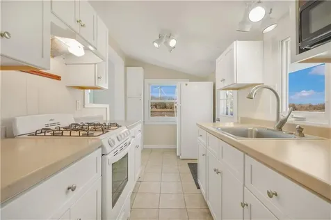 7 Shawmut Street Fairhaven MA 02719