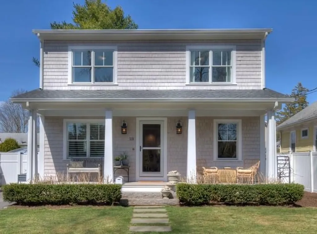 23 Chachapacassett Road Barrington RI 02806