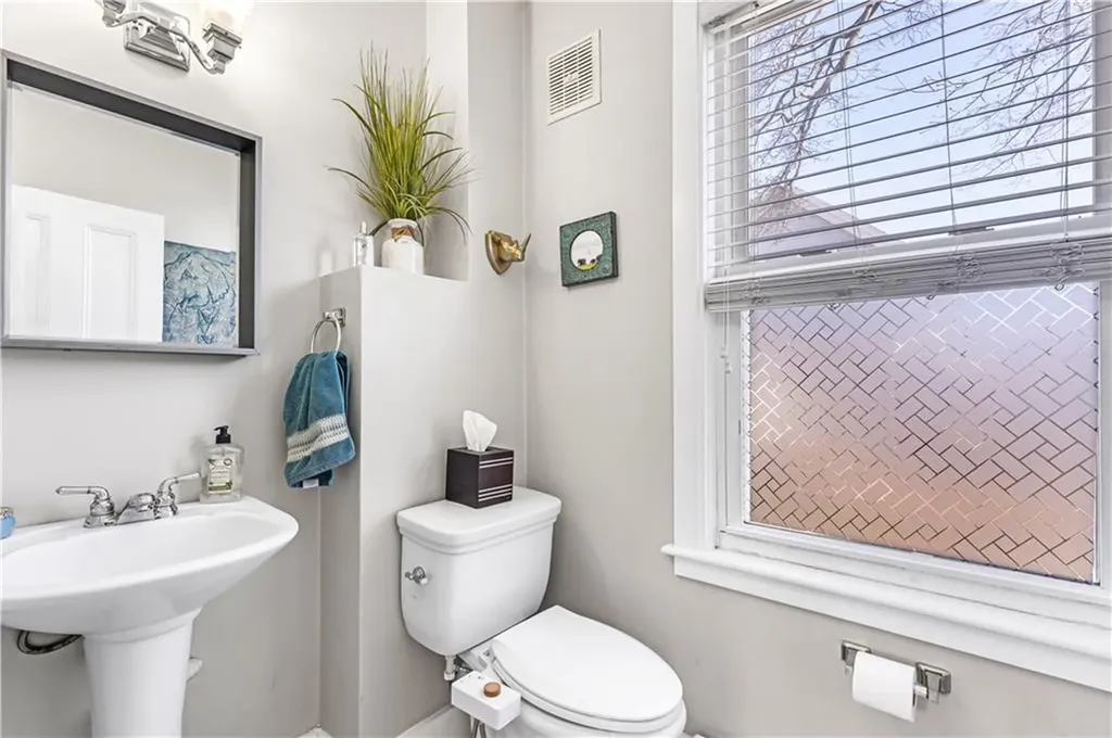 281 Lowden Street Pawtucket RI 02860