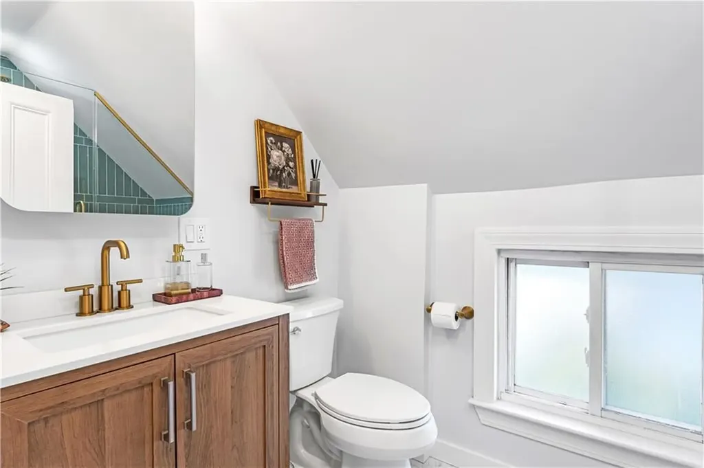281 Lowden Street Pawtucket RI 02860