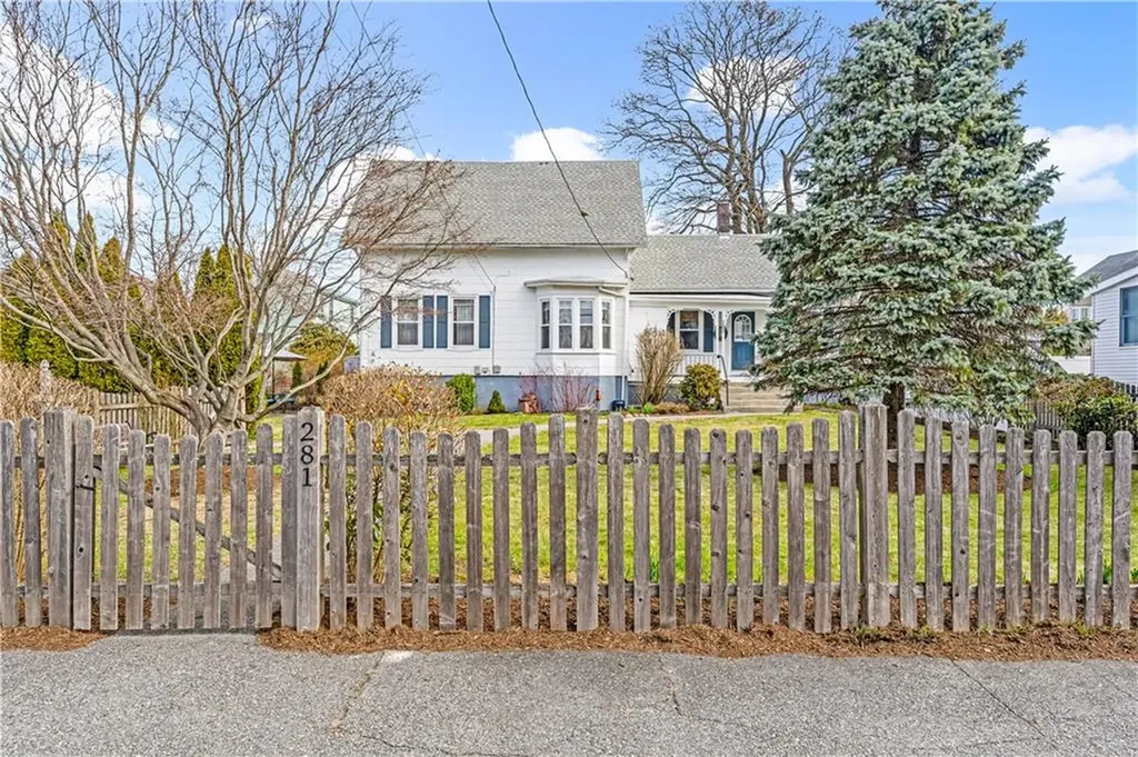 281 Lowden Street Pawtucket RI 02860