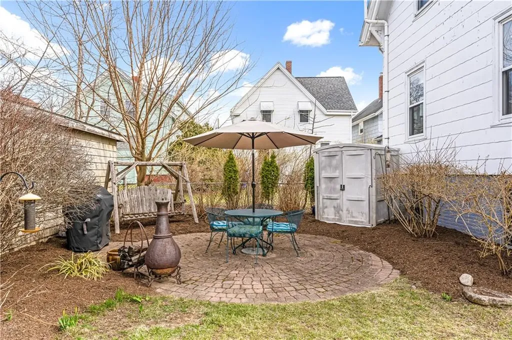 281 Lowden Street Pawtucket RI 02860