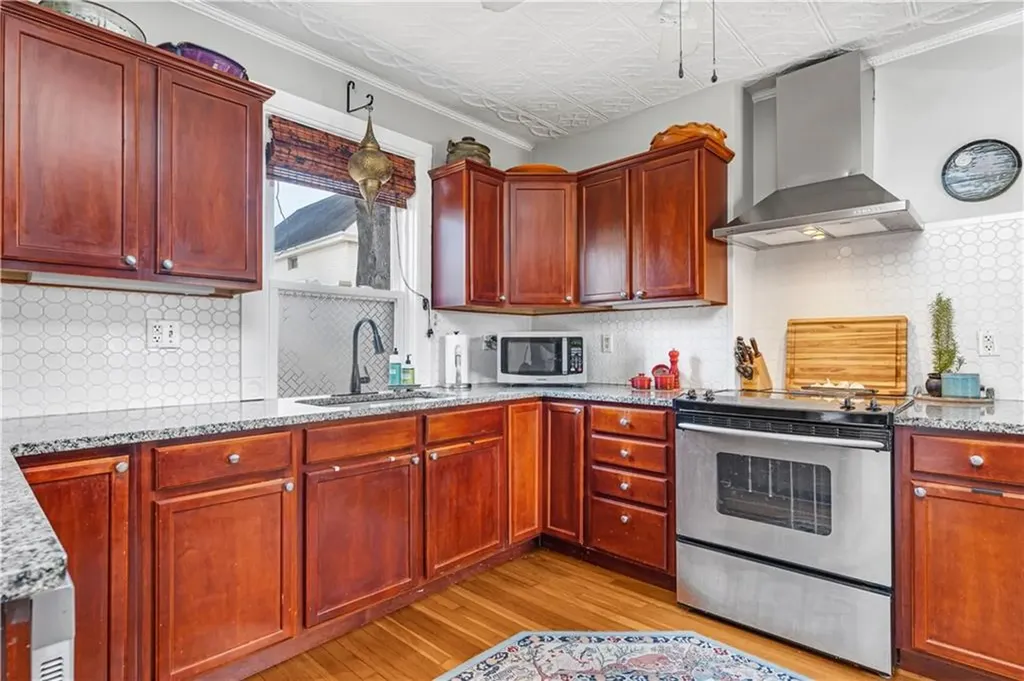 281 Lowden Street Pawtucket RI 02860