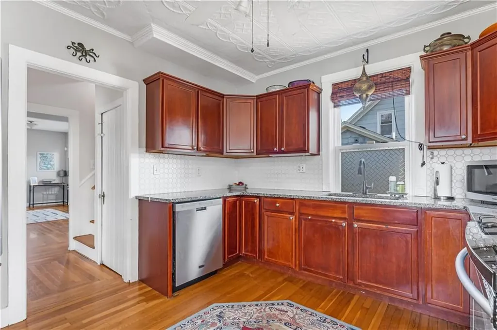 281 Lowden Street Pawtucket RI 02860