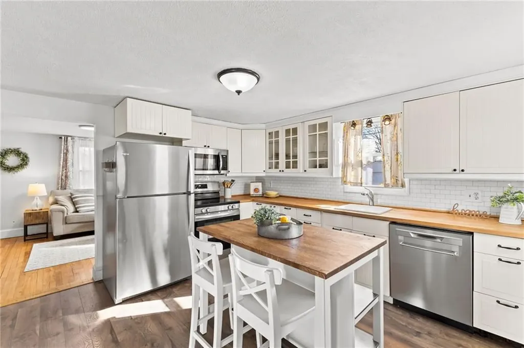15 Corrente Avenue Pawtucket RI 02861