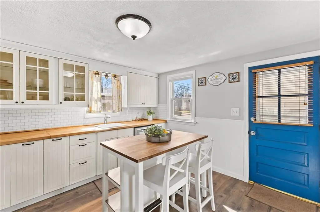 15 Corrente Avenue Pawtucket RI 02861