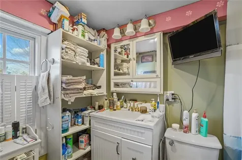 1382 Hope Street Bristol RI 02809