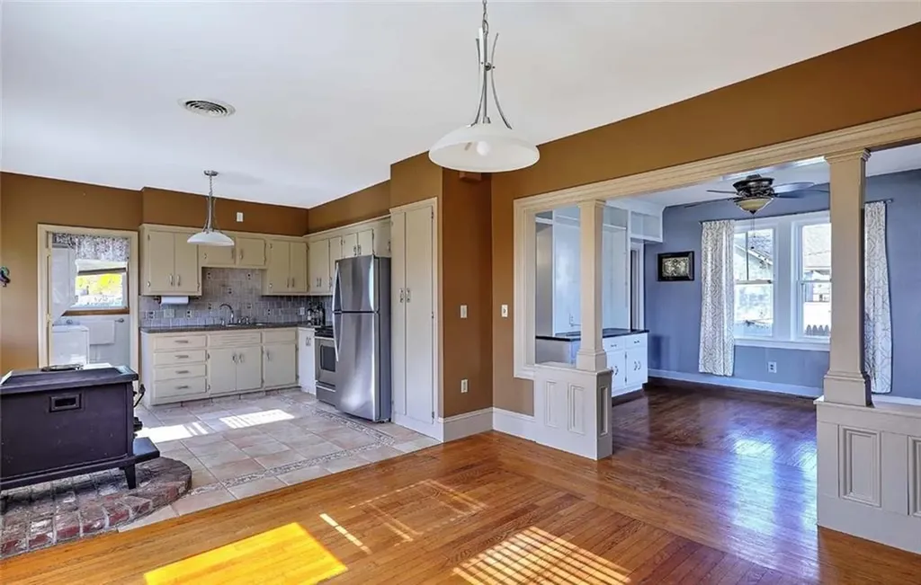 4 Wamsetta Avenue East Providence RI 02915