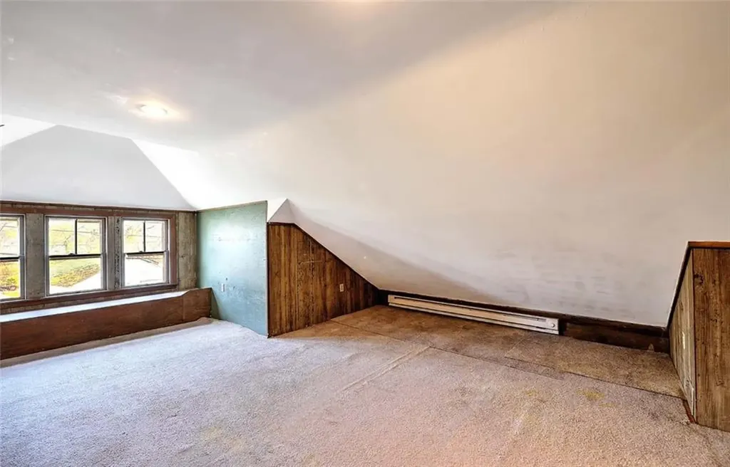 4 Wamsetta Avenue East Providence RI 02915