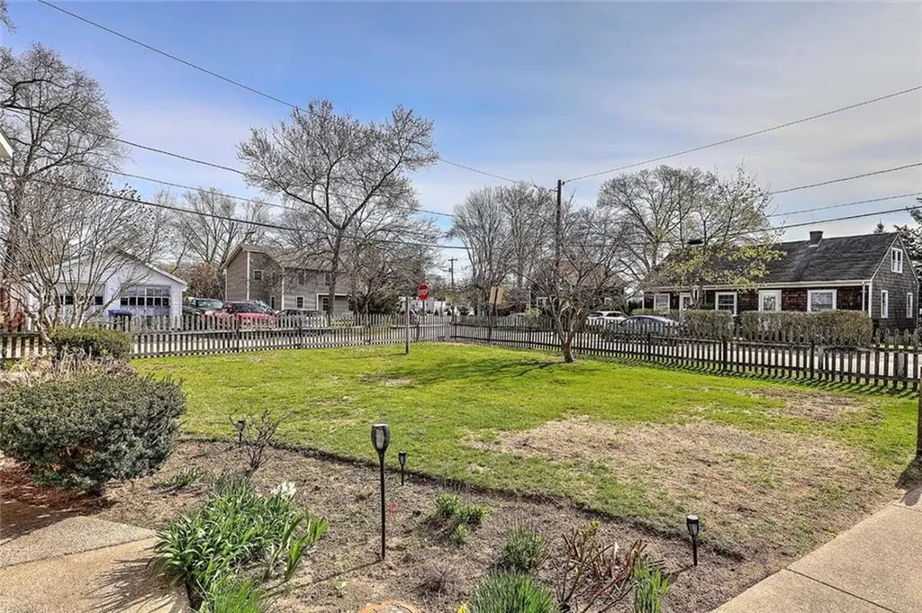 4 Wamsetta Avenue East Providence RI 02915