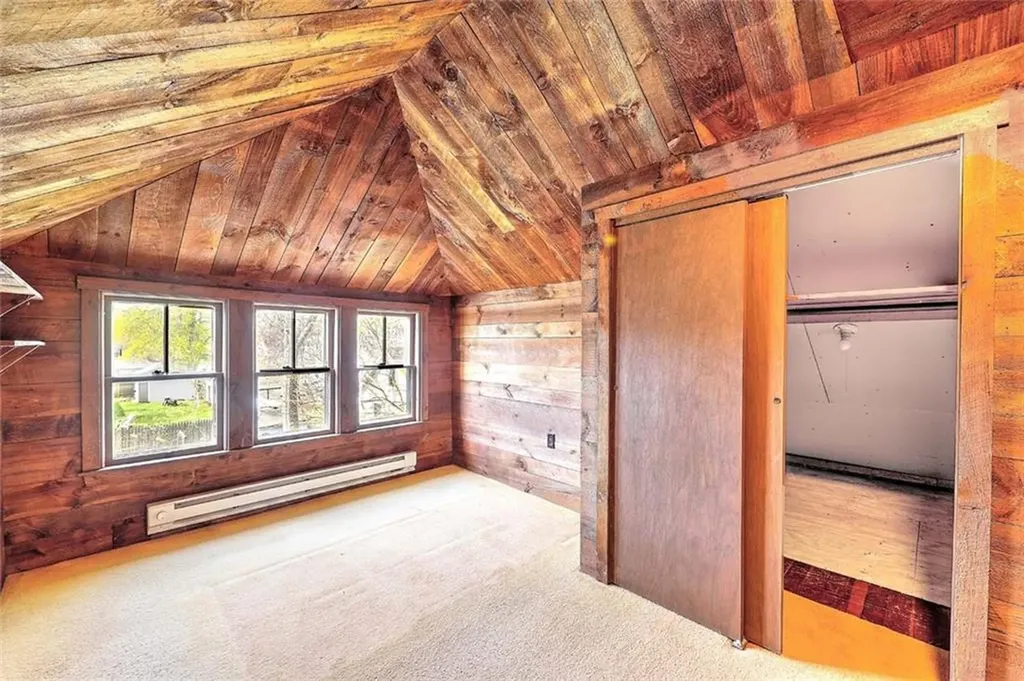 4 Wamsetta Avenue East Providence RI 02915