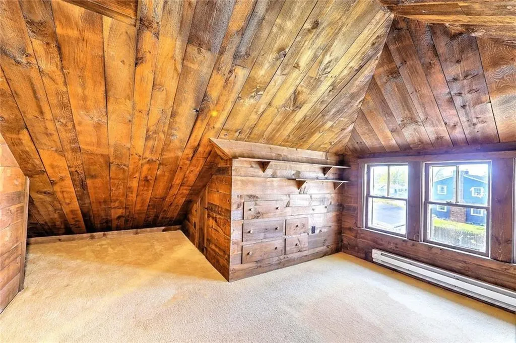 4 Wamsetta Avenue East Providence RI 02915