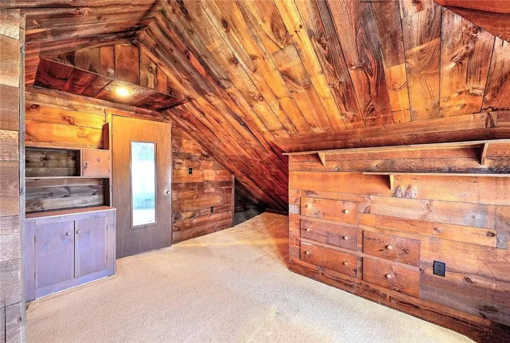 4 Wamsetta Avenue East Providence RI 02915