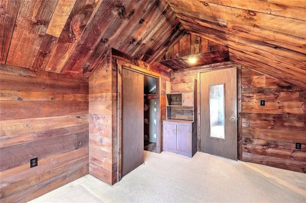 4 Wamsetta Avenue East Providence RI 02915