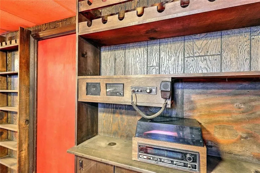 4 Wamsetta Avenue East Providence RI 02915