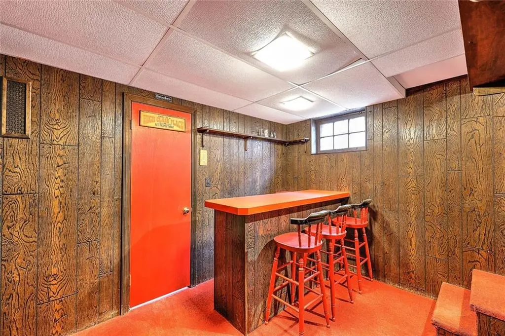 4 Wamsetta Avenue East Providence RI 02915