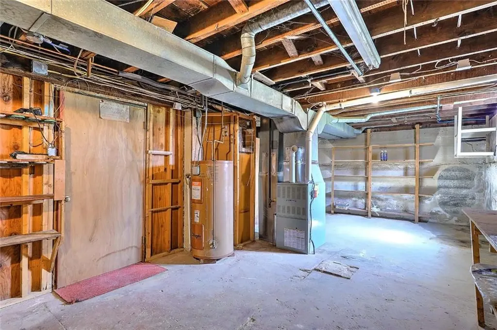 4 Wamsetta Avenue East Providence RI 02915