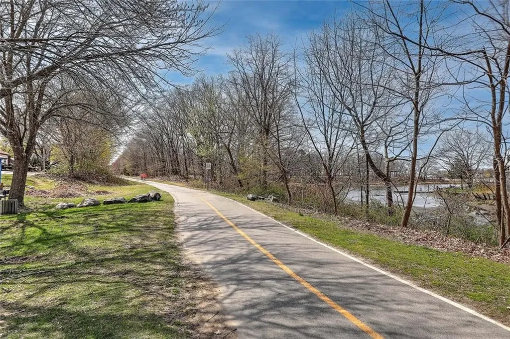 4 Wamsetta Avenue East Providence RI 02915