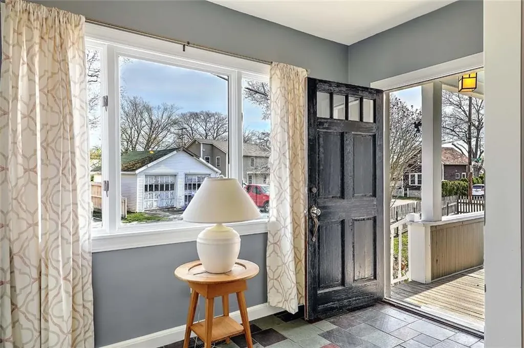 4 Wamsetta Avenue East Providence RI 02915