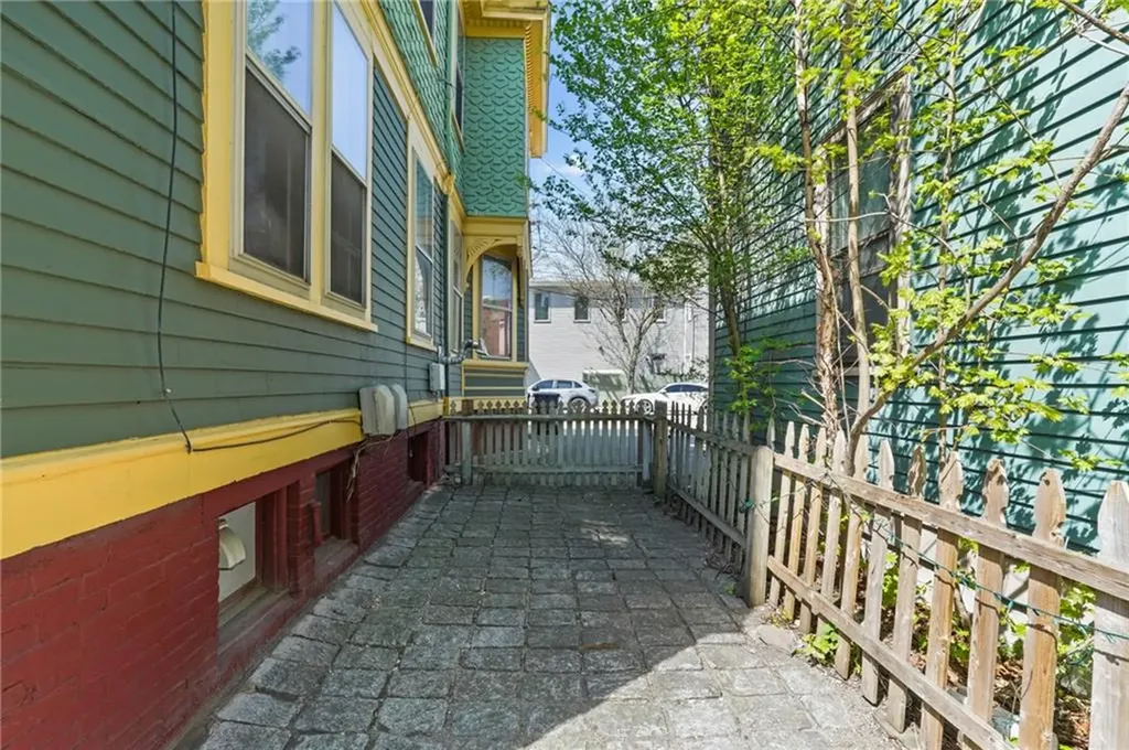 6 Hammond Street Providence RI 02909