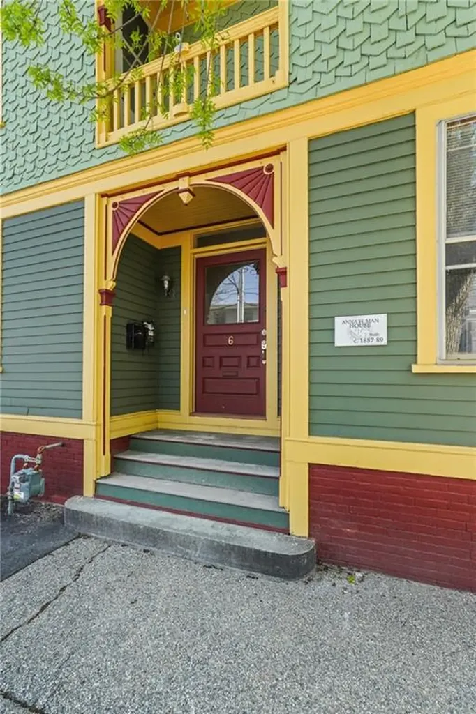 6 Hammond Street Providence RI 02909