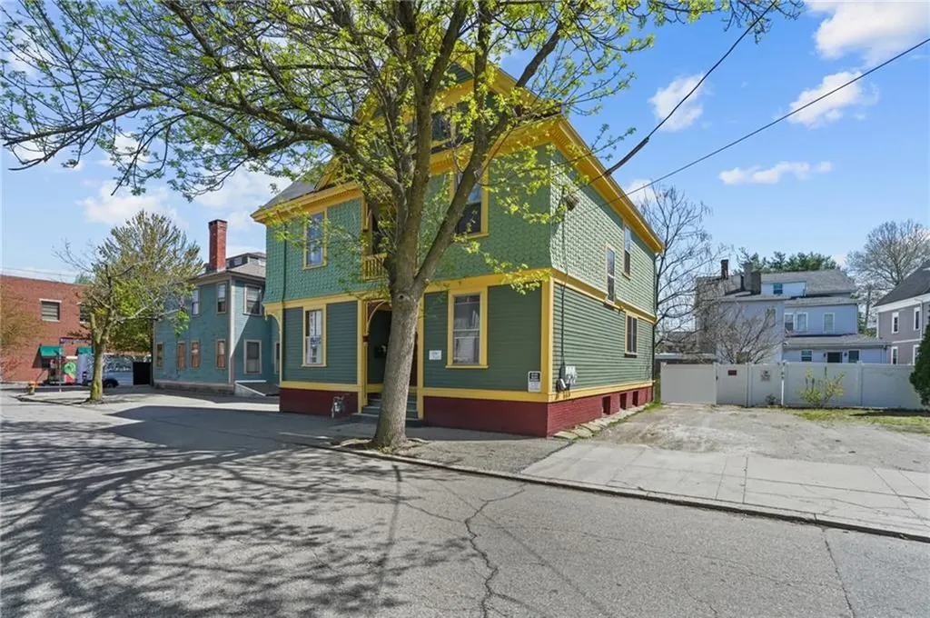 6 Hammond Street Providence RI 02909