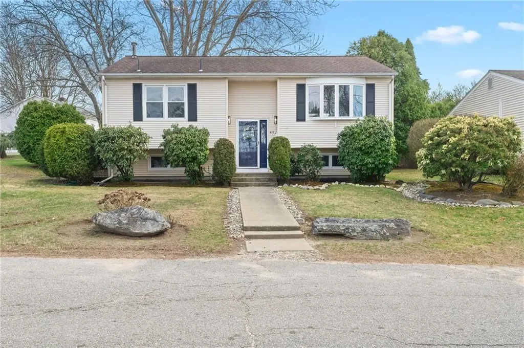 40 N View Avenue Cranston RI 02920