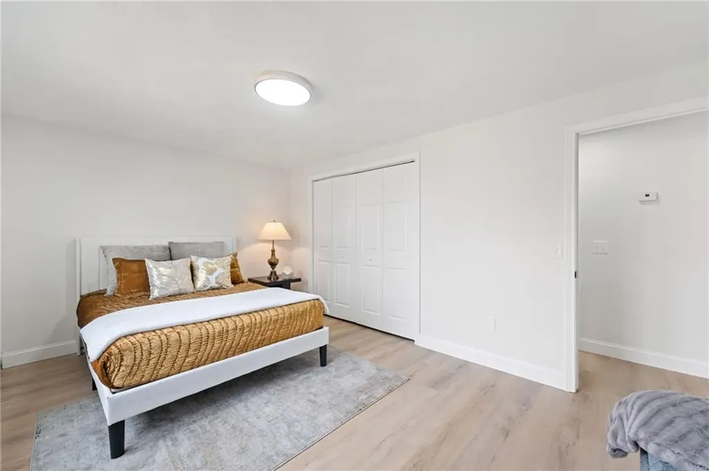 40 N View Avenue Cranston RI 02920