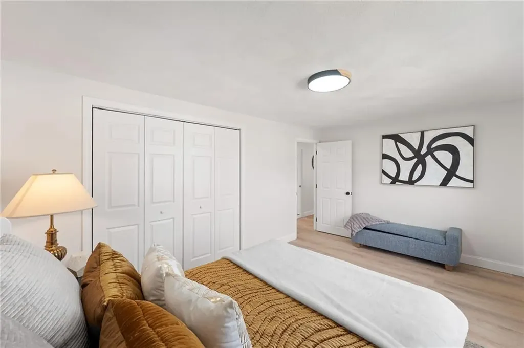 40 N View Avenue Cranston RI 02920