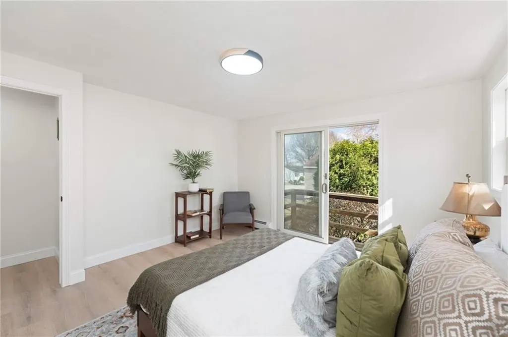 40 N View Avenue Cranston RI 02920