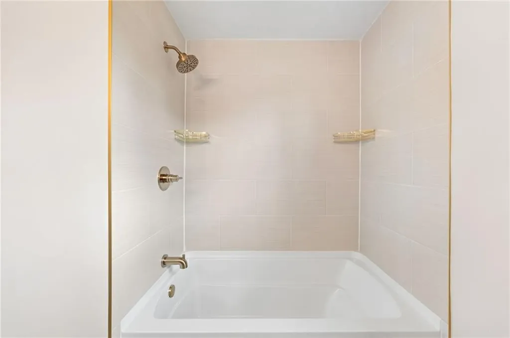 40 N View Avenue Cranston RI 02920