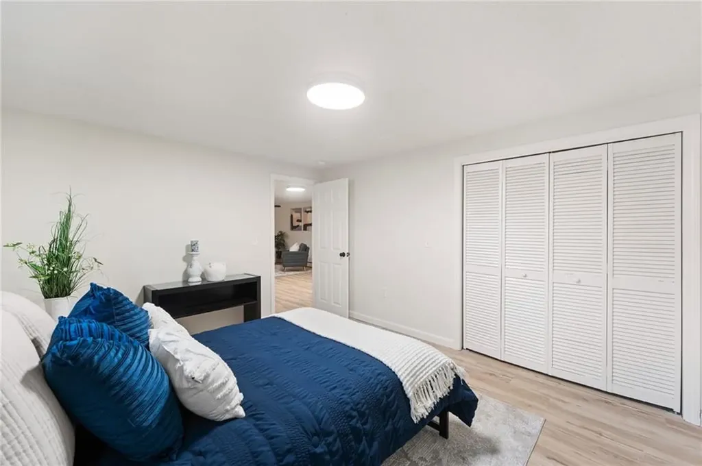40 N View Avenue Cranston RI 02920