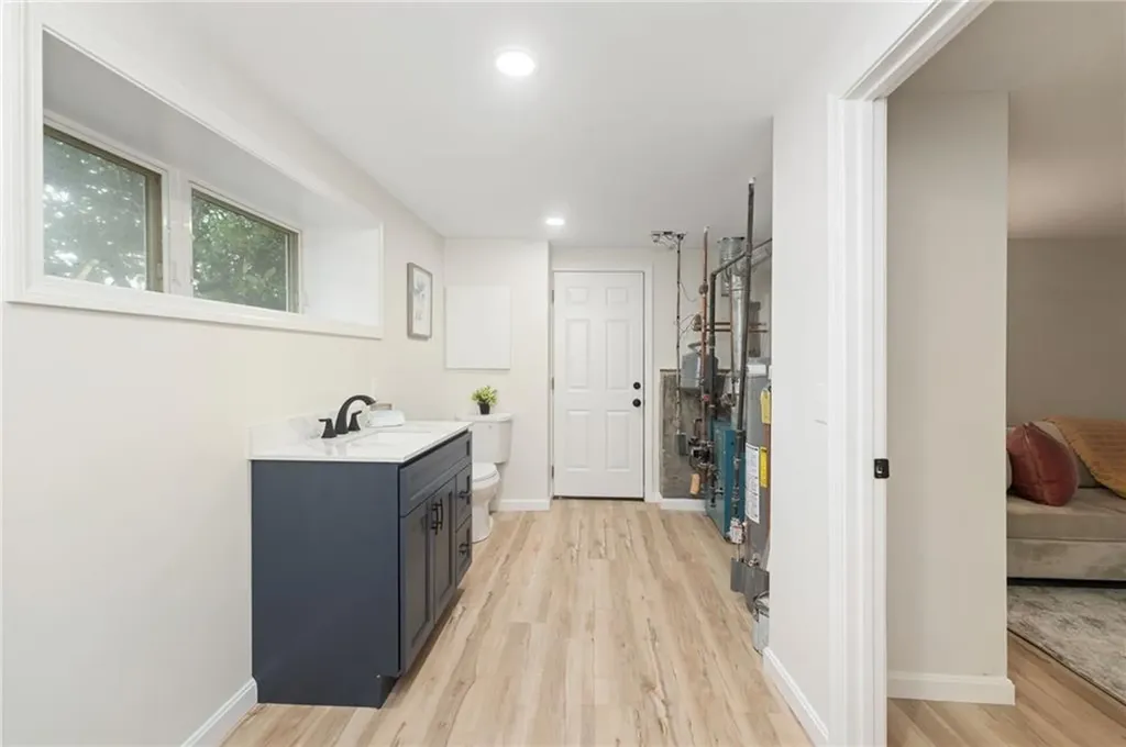 40 N View Avenue Cranston RI 02920