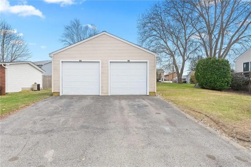 40 N View Avenue Cranston RI 02920