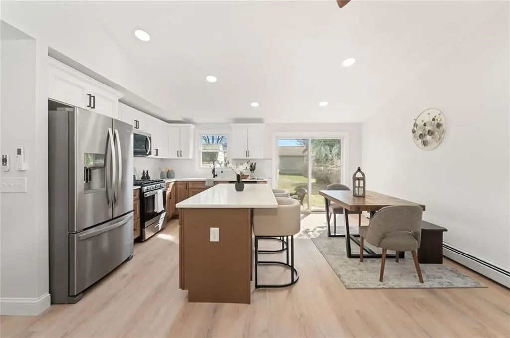 40 N View Avenue Cranston RI 02920