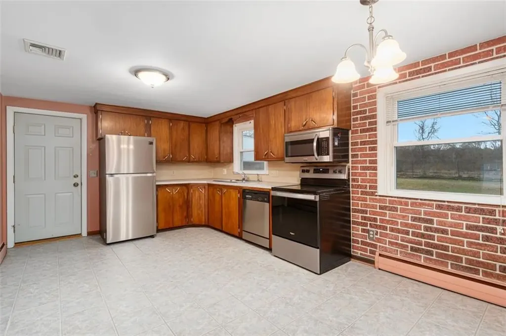 37 Oriole Avenue West Warwick RI 02893