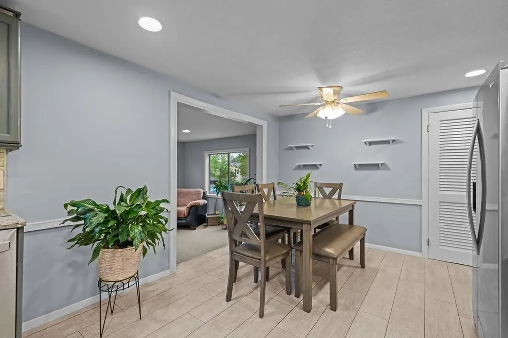 136 Wellington Avenue Warwick RI 02886