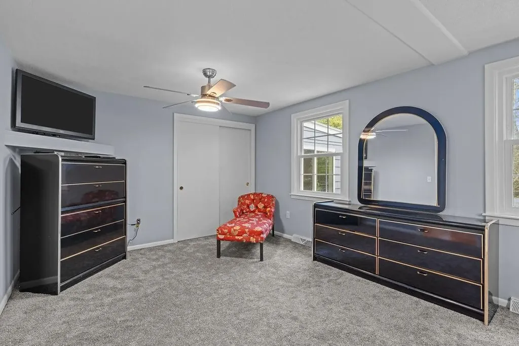 136 Wellington Avenue Warwick RI 02886