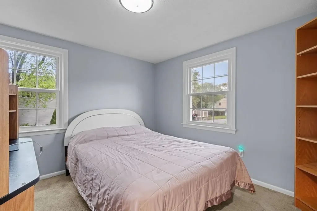 136 Wellington Avenue Warwick RI 02886