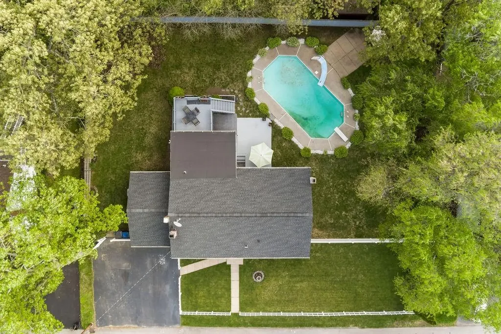 136 Wellington Avenue Warwick RI 02886