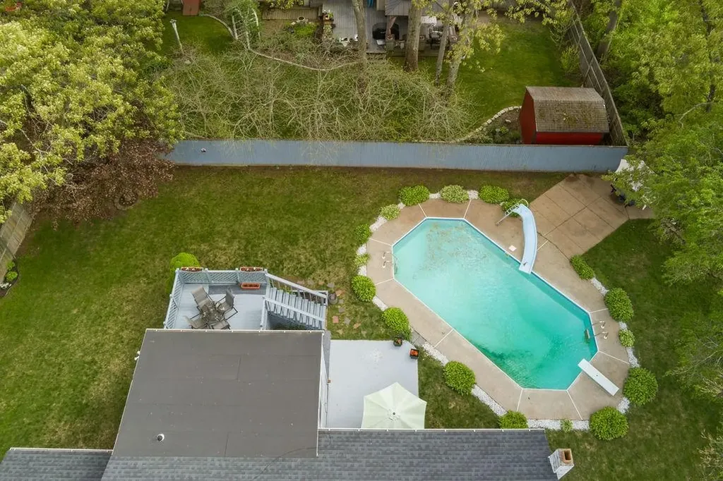 136 Wellington Avenue Warwick RI 02886