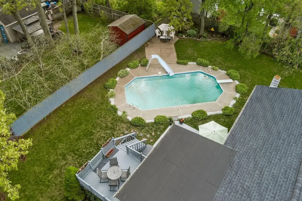 136 Wellington Avenue Warwick RI 02886