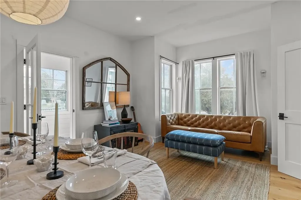 76 Van Zandt Avenue Newport RI 02840