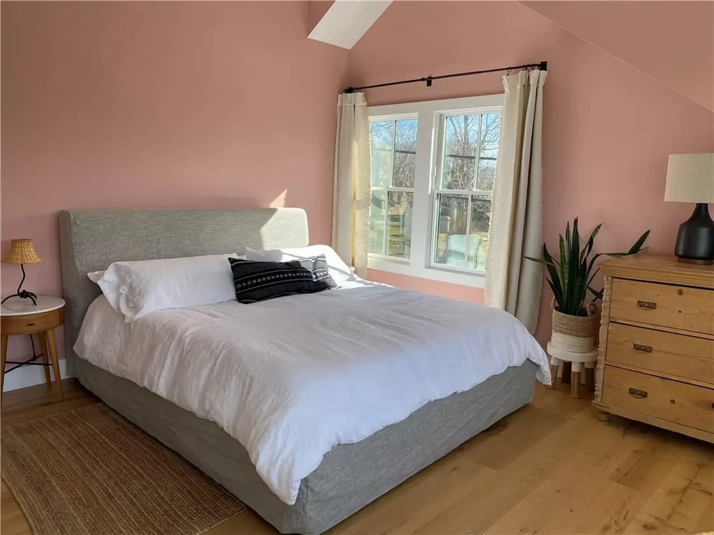 76 Van Zandt Avenue Newport RI 02840