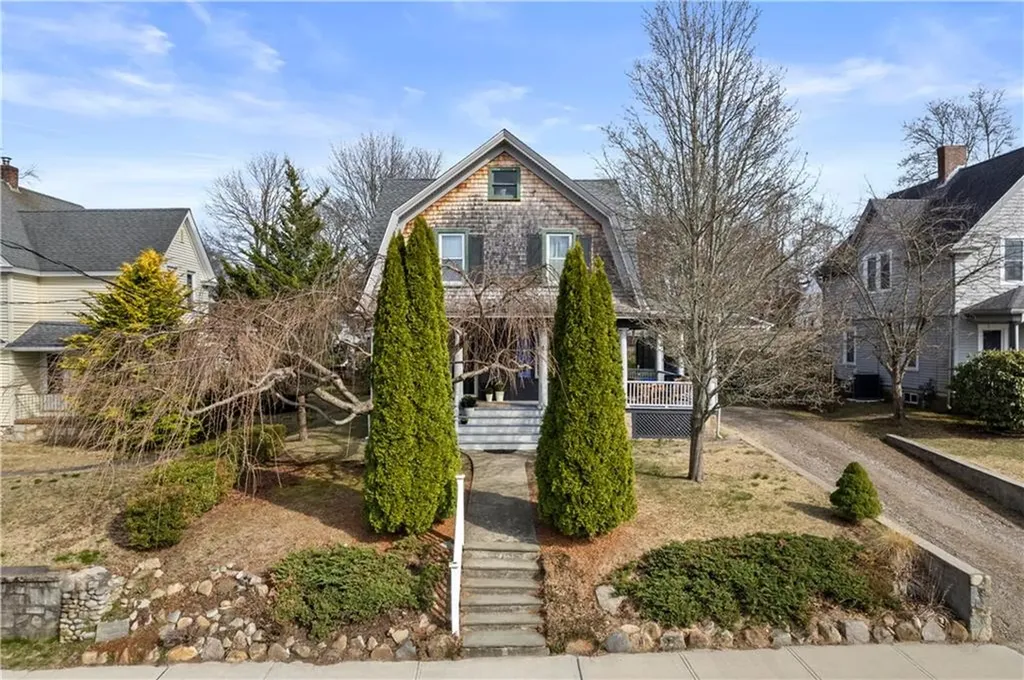 33 Highland Avenue Westerly RI 02891