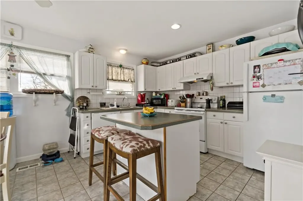 14 Meadowview Terrace Westerly RI 02891